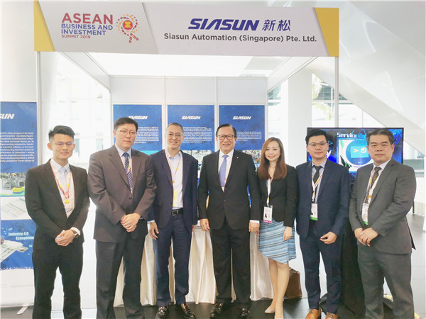 ����Ϊ���ɱ����̻���ϯ Mr George T. Barcelon-����Ϊ������LT������ϯMichael G. Tan.jpg