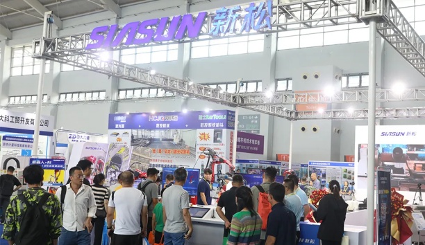 ���׹ٷ�-�������������·����չ�ڶ�ʮ�����й��Ʋ��ᣨ�ھŽ��������ʻ�е��չ���ᣩ