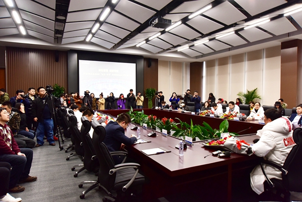 �ս�ʽ���׹ٷ�-�������������·����е���Ŷ�ý�������ʢ������